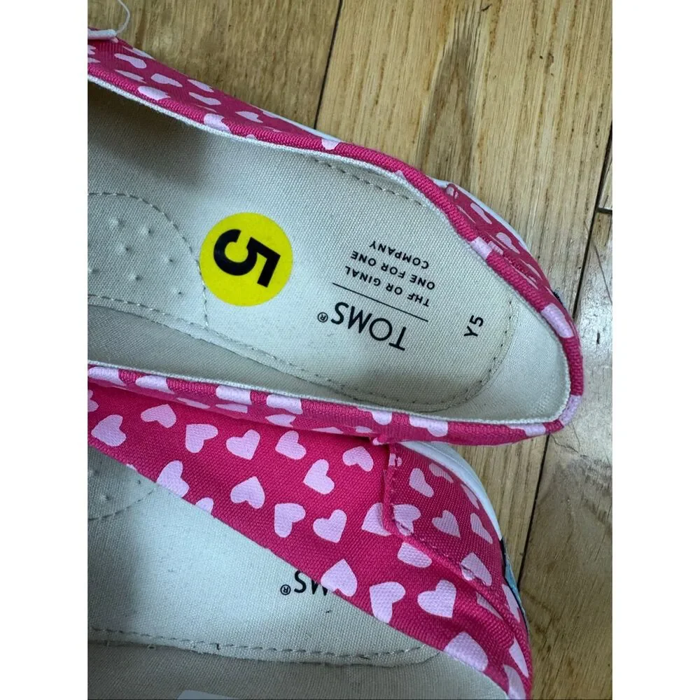 NWT Toms Girls Heart Shoes Size 5